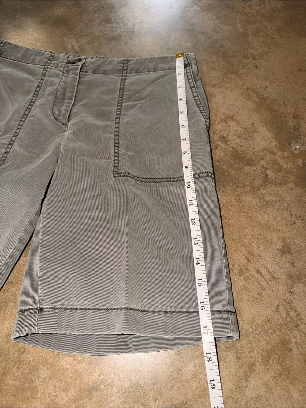 J. Jill Gray Tencel Blend Bermuda Shorts Petite 8 Patch Pocket Stretch - Picture 5 of 11
